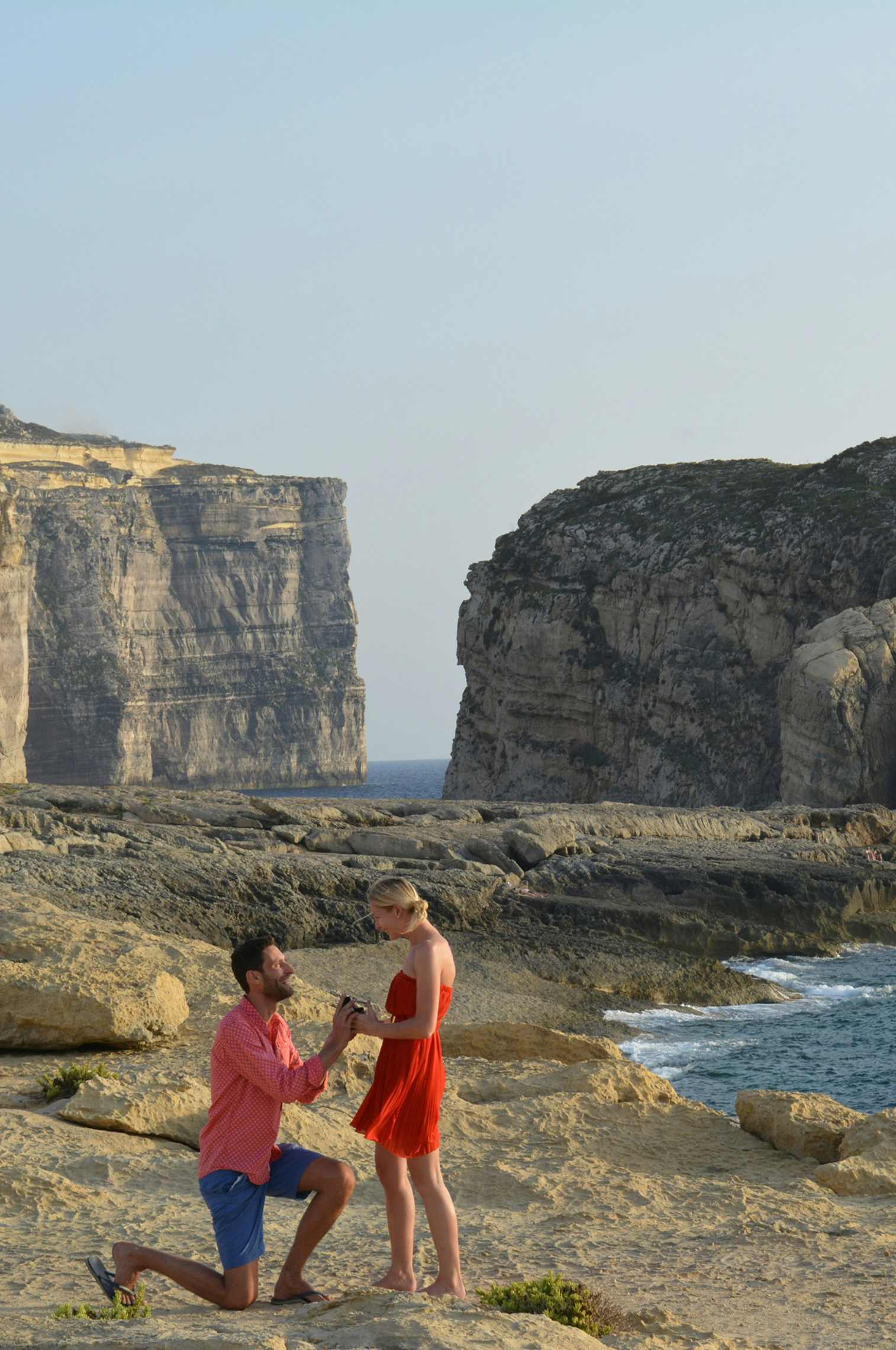 Proposal on the edge of a canyon