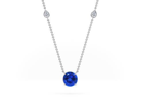 Azalea Necklace in 白金 set with a 圆形 cut 钻石.