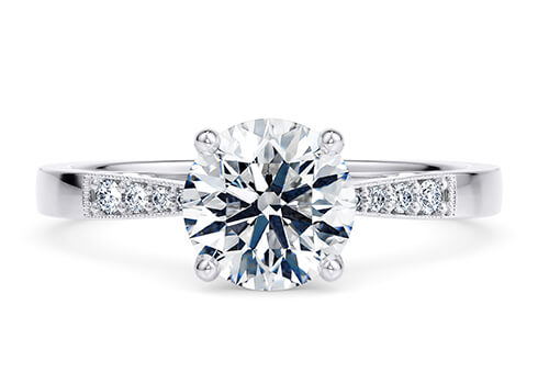 Delicacy Vintage in Platinum set with a Round cut diamond.