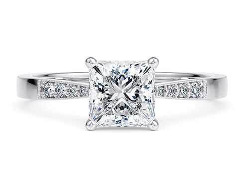 Delicacy Vintage in White Gold set with a Princess cut diamond.