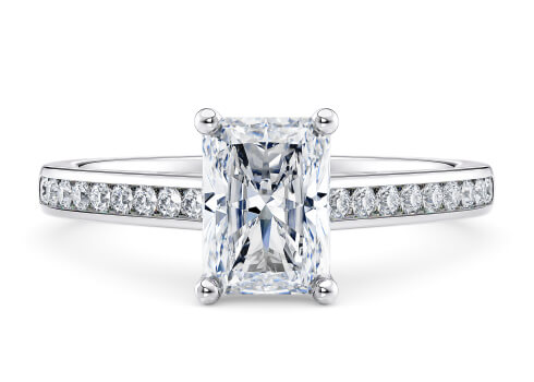 Tsarina in Platin set with a Radiant cut diamant.