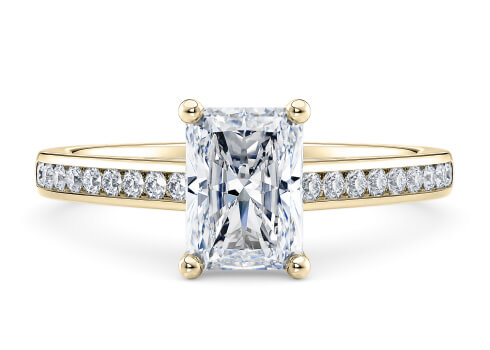 Tsarina in Gelbgold set with a Radiant cut diamant.