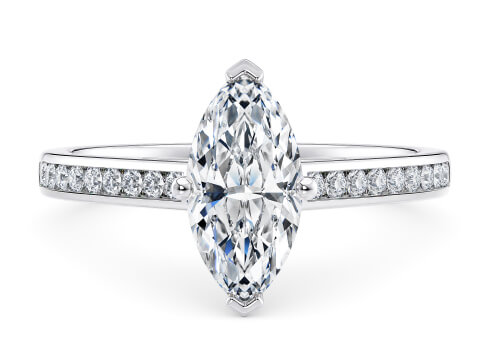 Tsarina in Witgoud set with a Marquise cut diamant.