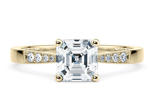 Delicacy Vintage in Guld set with a Asscher cut diamant.