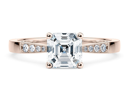 Delicacy Vintage in Rose Gold set with a Asscher cut diamond.