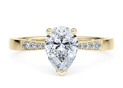 Delicacy Vintage in Yellow Gold set with a Pear cut diamond.