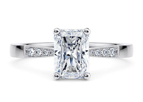 Delicacy Vintage in White Gold set with a Radiant cut diamond.