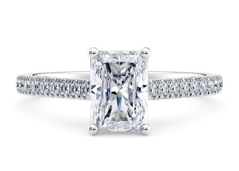 1477 Vintage in Witgoud (9k) set with a Radiant cut diamant.