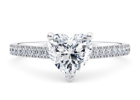 1477 Vintage in Platino set with a Cuore cut diamante.