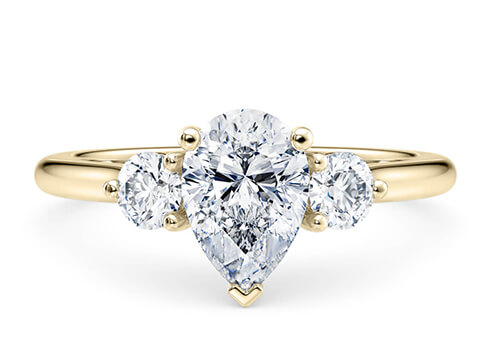 Valencia in Or jaune (9k) set with a Taille poire cut diamant.