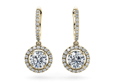 Medici in Yellow Gold set with a Round cut diamond.