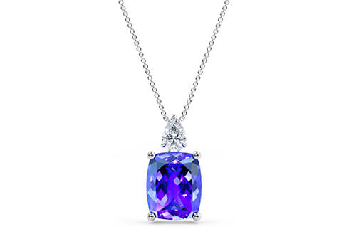 Prisma Cushion Pendant in 白金.