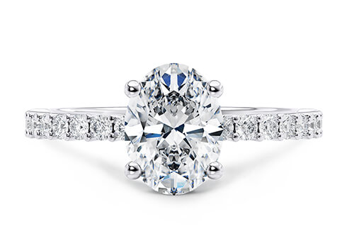 Duchess in Platino set with a Oval cut diamante.
