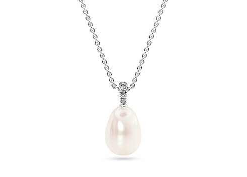 Tesora Oval Necklace in 白金.