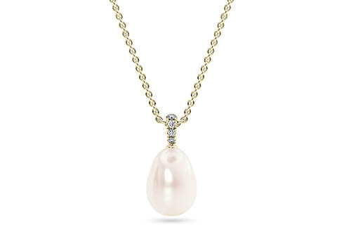 Tesora Oval in Yellow Gold.