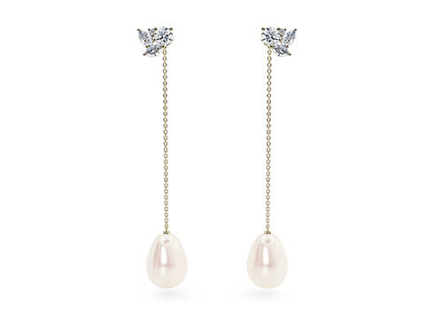Thalia Oval in Yellow Gold.