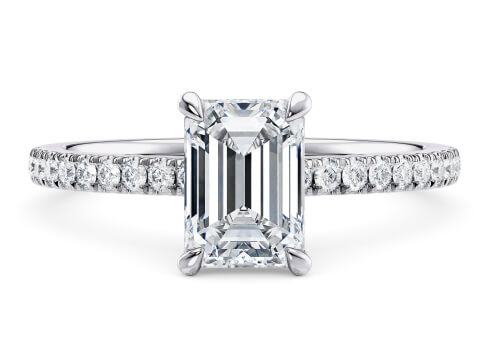 Aria in Oro Bianco set with a Smeraldo cut diamante.