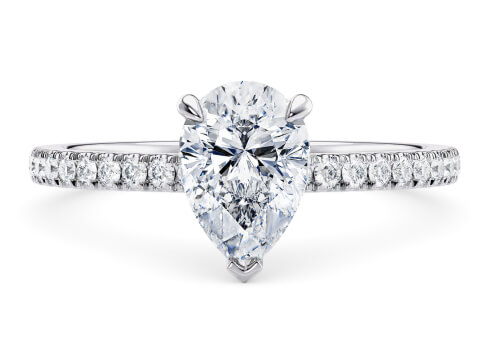 Aria in Weißgold set with a Tropfen cut diamant.
