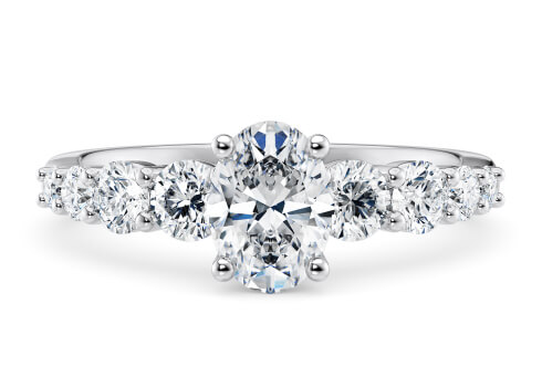 Lyra in White Gold (9k) set with a Oval cut diamond.