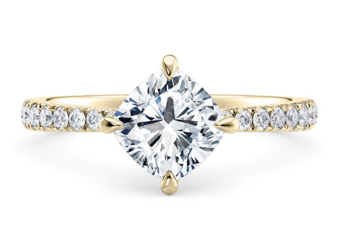 Asteria Compass in Gelbgold set with a Kissen cut diamant.