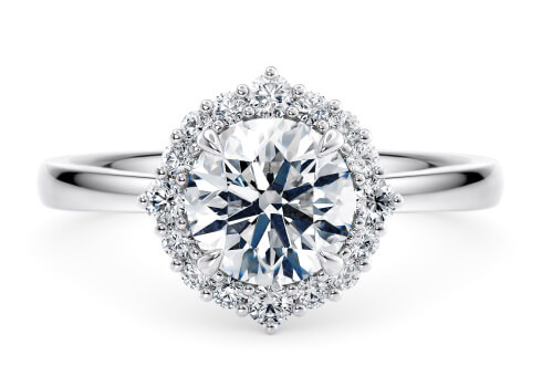 Esther Halo in Platinum set with a Kulaté cut diamant.