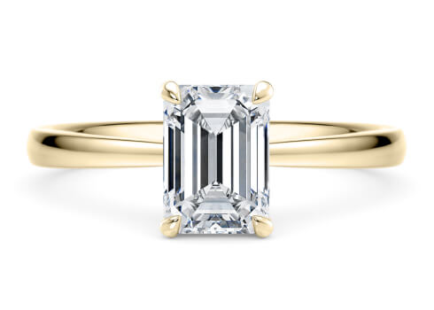 Starlight in Žluté zlato (9k) set with a Emerald cut diamant.