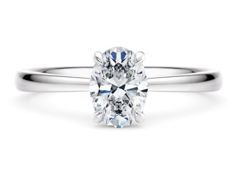 Starlight in Ouro Branco (9k) set with a Oval cut diamante.