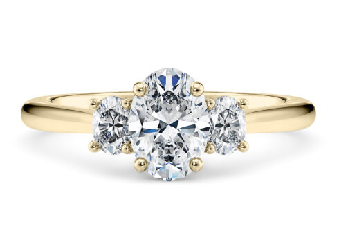 Venice in Gult gull (9k) set with a Oval cut diamant.