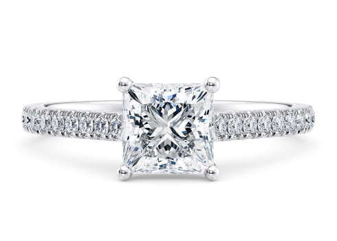 1477 Vintage in Platina set with a Princess cut diamant.