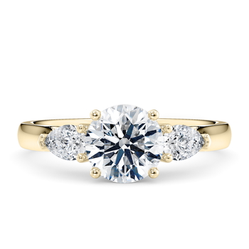 Barcelona in Yellow Gold set with a Round cut diamond.