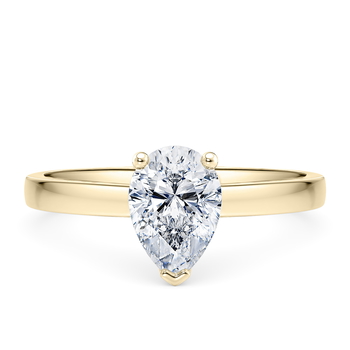 1477 Classic in Ouro amarelo (9k) set with a Pera cut diamante.