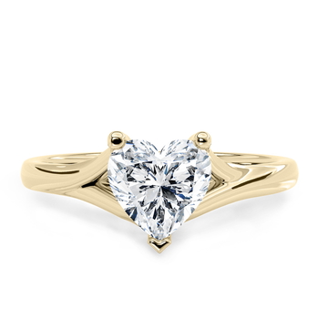 Hanover in Or jaune set with a Cœur cut diamant.