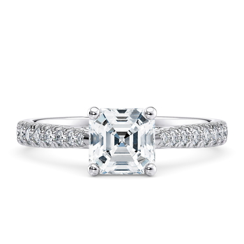 Kindrea in Aur alb set with a Asscher cut diamant.