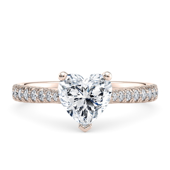 Kindrea in Or rose set with a Cœur cut diamant.