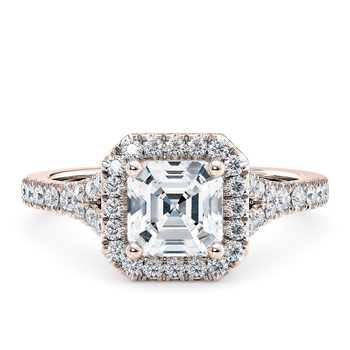 Battersea in Roségold set with a Asscher cut diamant.