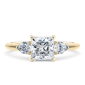 Florence in Żółte złoto (9k) set with a Princess cut diament.