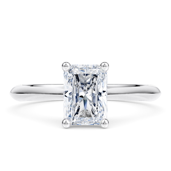 Iris in Fehér arany (9k) set with a Sugárzó cut gyémánt.