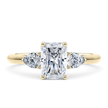 Florence in ذهب أصفر (9 قيراط) set with a راديانت cut ماسة.