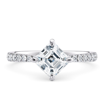 Asteria Compass in بلاتينيوم set with a آشر cut ماسة.