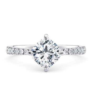 Asteria Compass in Белое золото (9k) set with a Подушка cut бриллиант.