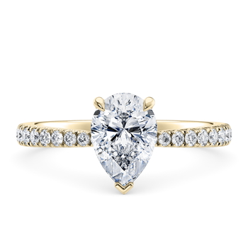 Asteria Classic in Or jaune (9k) set with a Taille poire cut diamant.