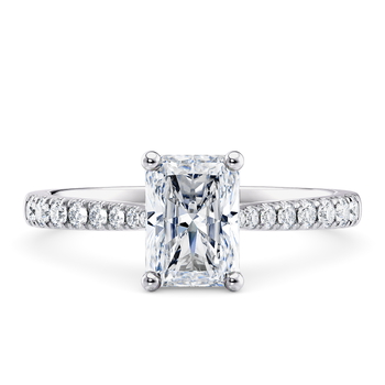 Leila in White Gold (9k) set with a Radiant cut diamond.