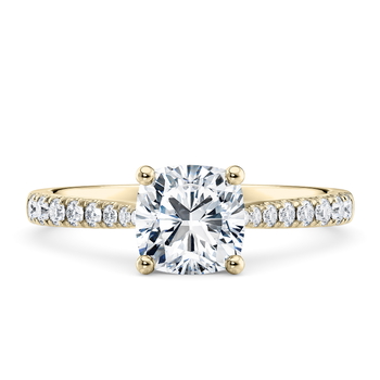 Leila in Žluté zlato (9k) set with a Polštář cut diamant.
