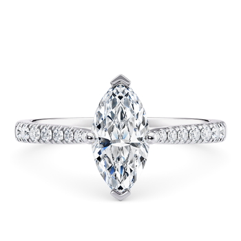 Leila in Witgoud set with a Marquise cut diamant.