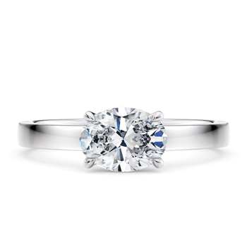 Colette in Hvitt gull set with a Oval cut diamant.