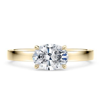 Colette in Gult gull set with a Oval cut diamant.