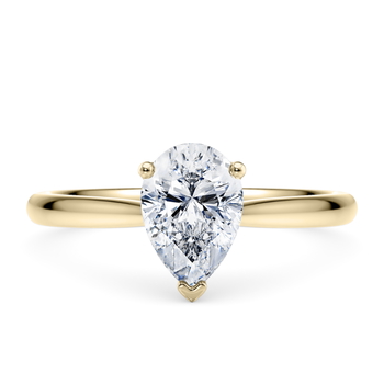 Lumina in Žluté zlato (9k) set with a Hruška cut diamant.