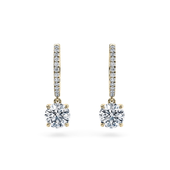 Lucia in Gult guld (9k) set with a Rund cut diamant.