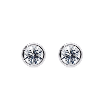 Luna in Platin set with a Rund cut diamant.