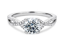 Lola in Platinum set with a Kulaté cut diamant.